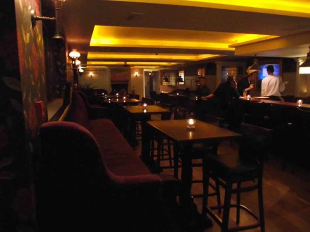 Forty Four Main Street Swords Ngoại thất bức ảnh